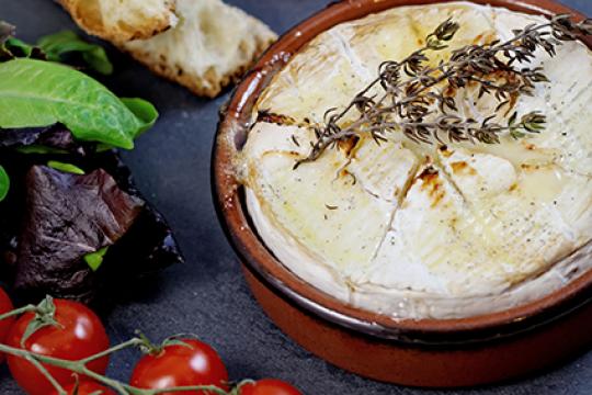 Le rustique baked camembert